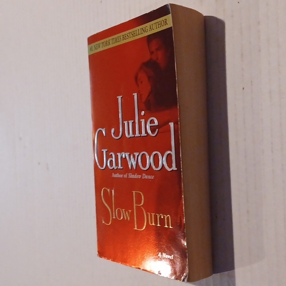 $4 Add-on "Slow Burn" by Julie Garwood - Paperback Novel - Picture 5 of 8